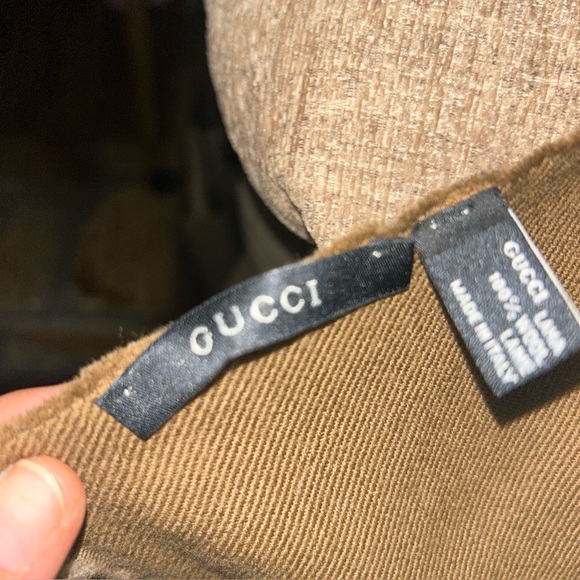 Gucci Tan Wool Scarf with Fringe in Excellent Condition - Picture 2 of 6